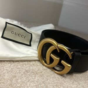 Authentic Women’s Gucci Belt size 80 (US size 4)